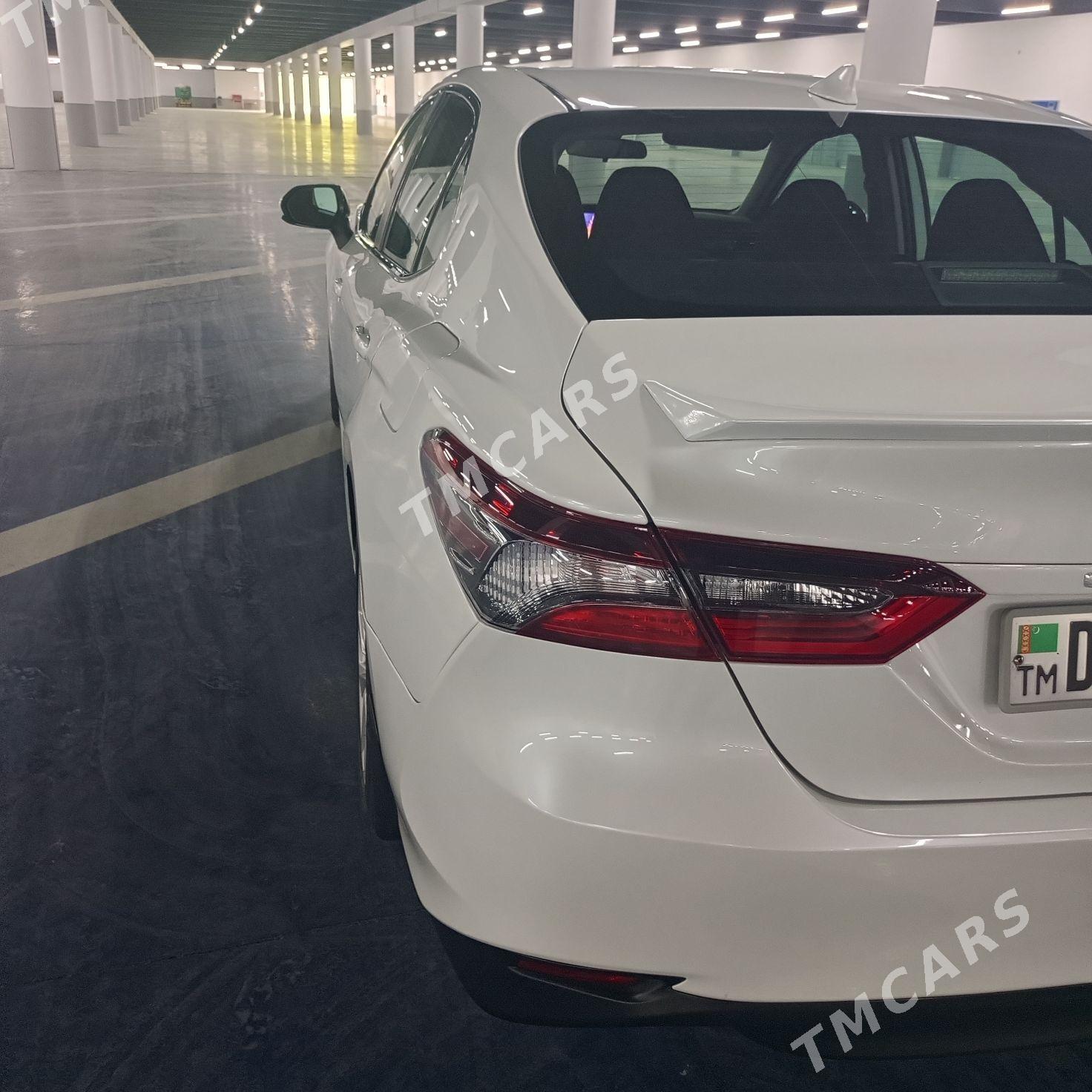 Toyota Camry 2021 - 335 000 TMT - Бузмеин - img 3