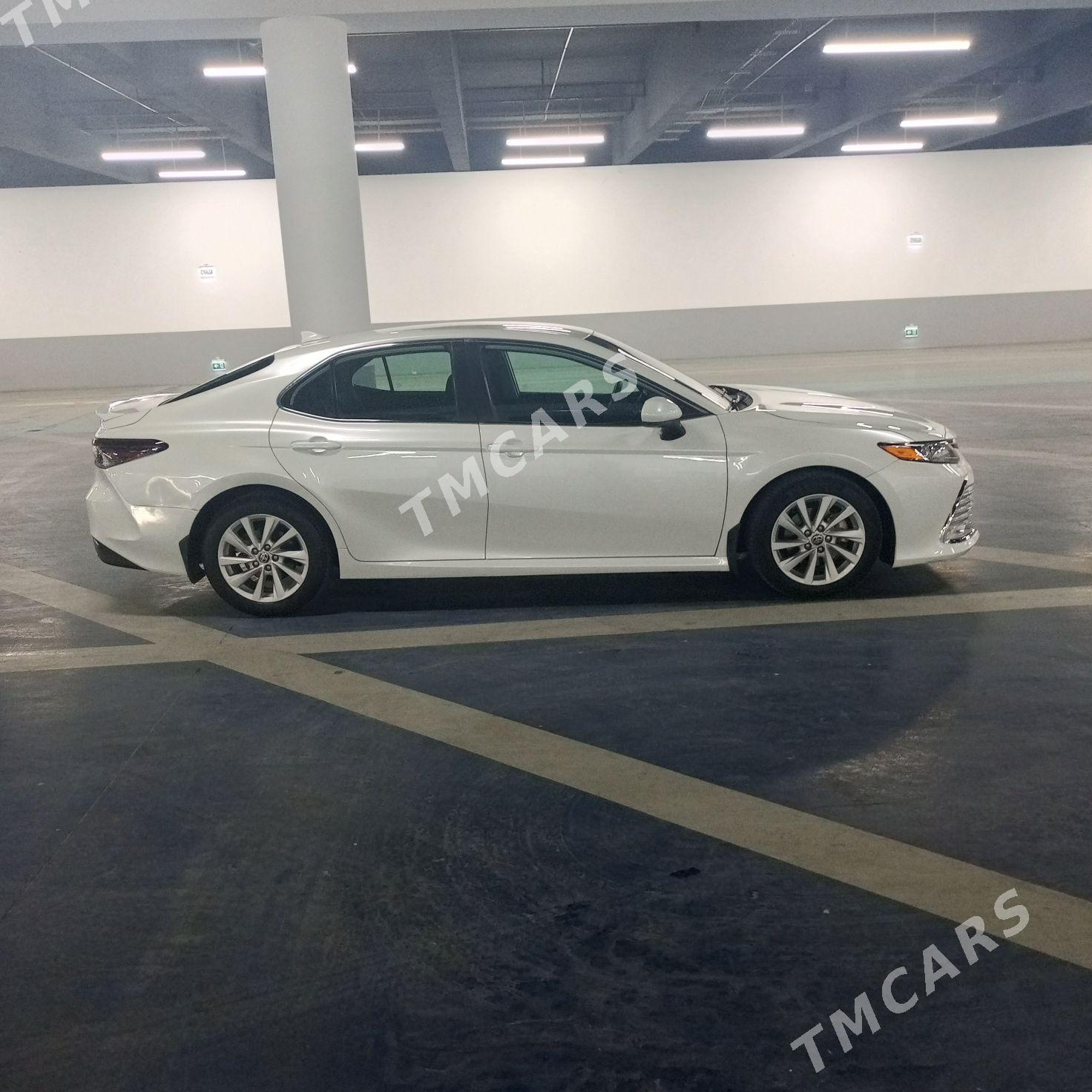 Toyota Camry 2021 - 335 000 TMT - Бузмеин - img 12