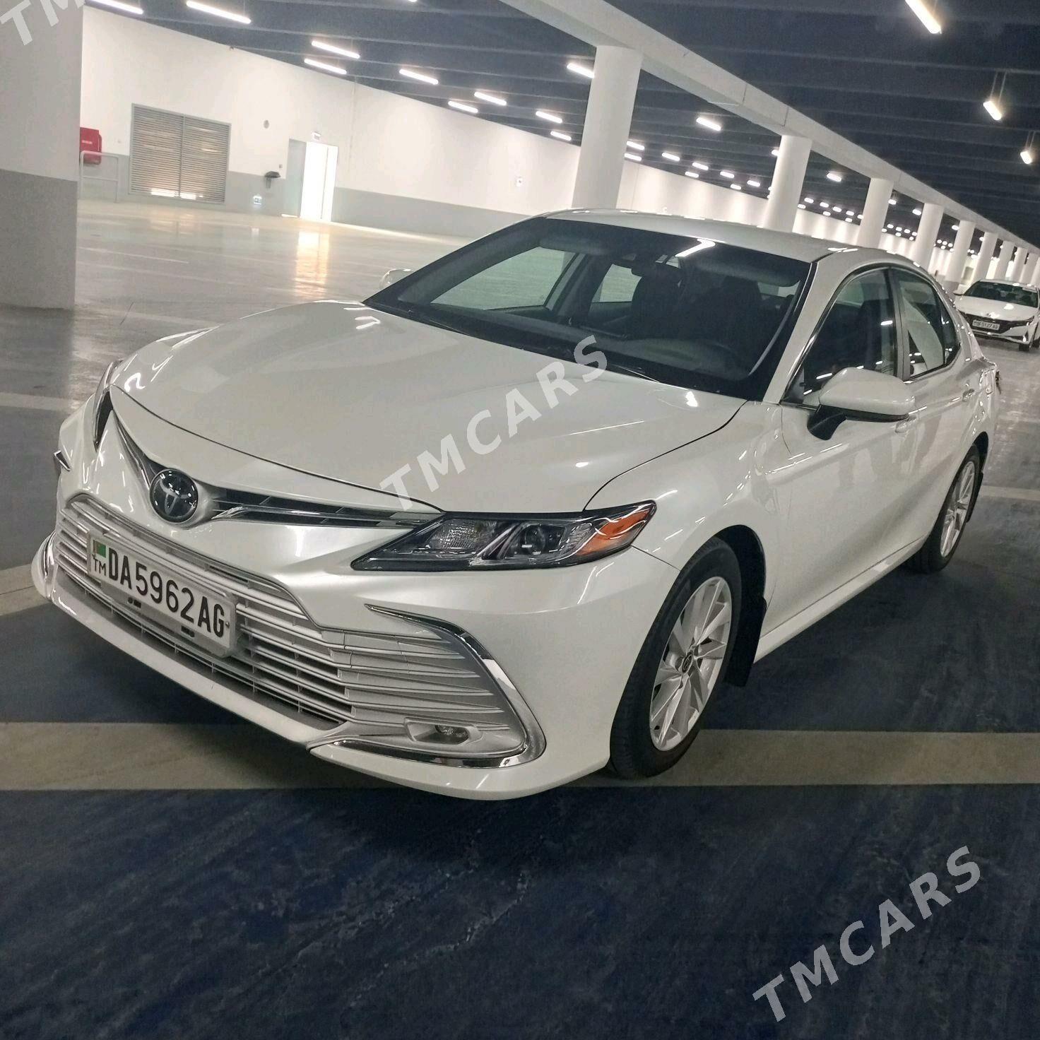 Toyota Camry 2021 - 335 000 TMT - Бузмеин - img 11