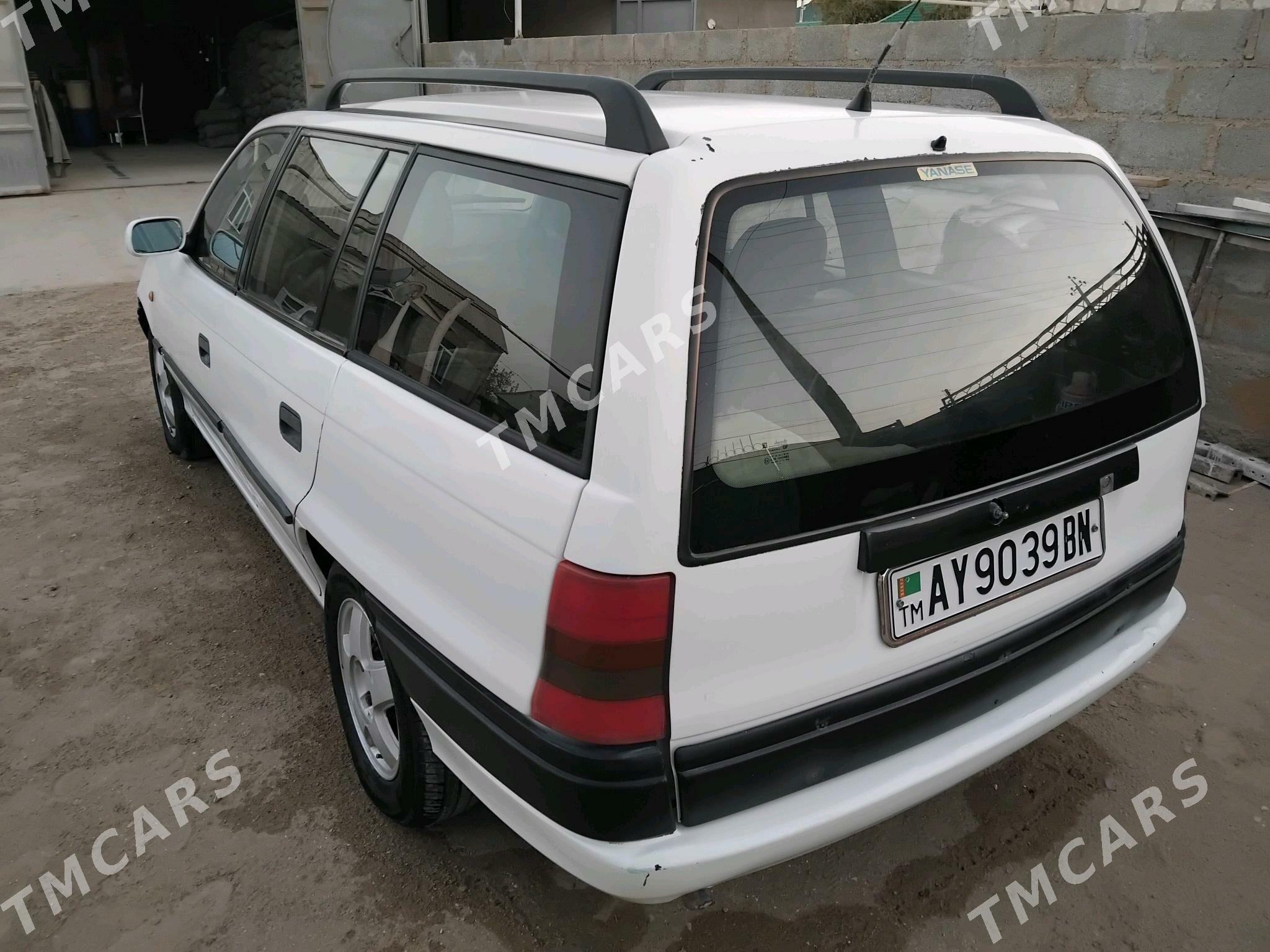 Opel Astra 1995 - 48 000 TMT - Гумдаг - img 3