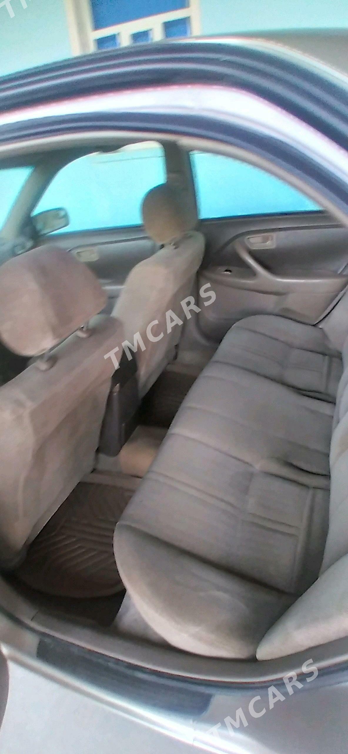 Toyota Camry 2001 - 137 000 TMT - Халач - img 4