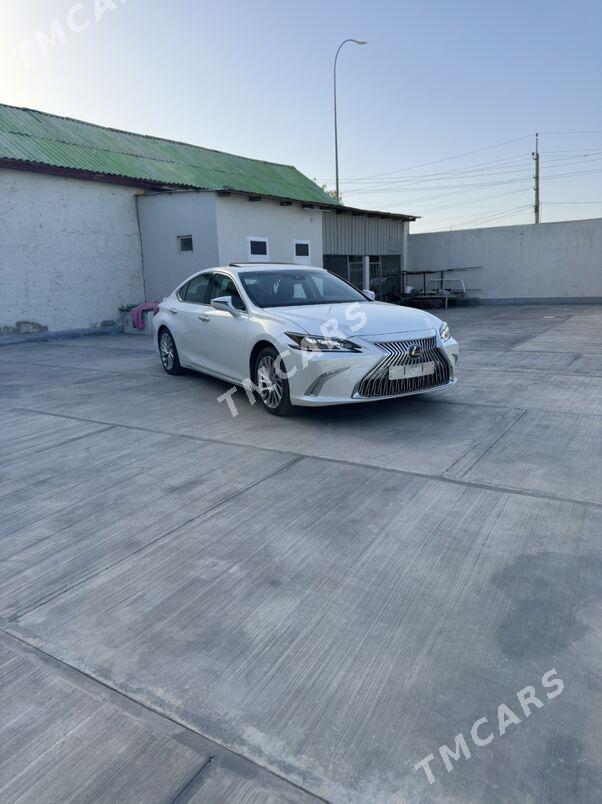 Lexus ES 350 2019 - 450 000 TMT - 16-njy tapgyr - img 2