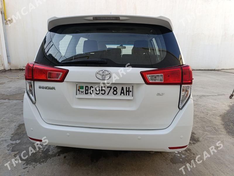 Toyota Innova 2021 - 285 000 TMT - Ак-Бугдайский этрап - img 4