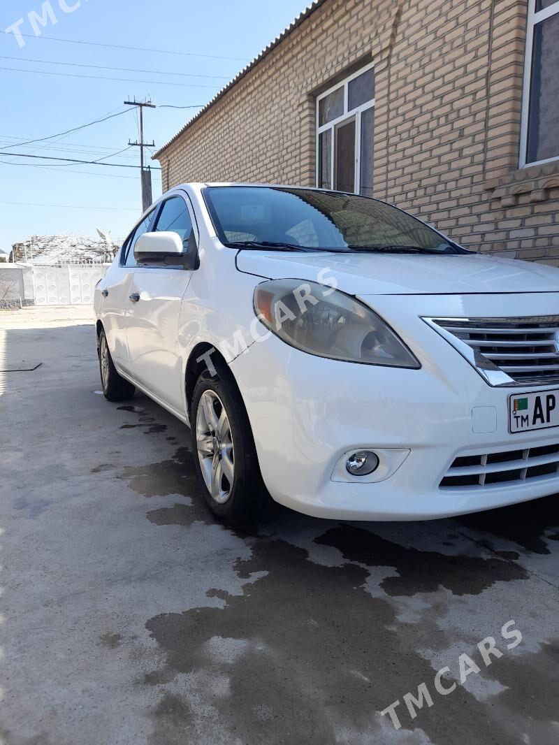 Nissan Versa 2013 - 115 000 TMT - 8 мкр - img 2