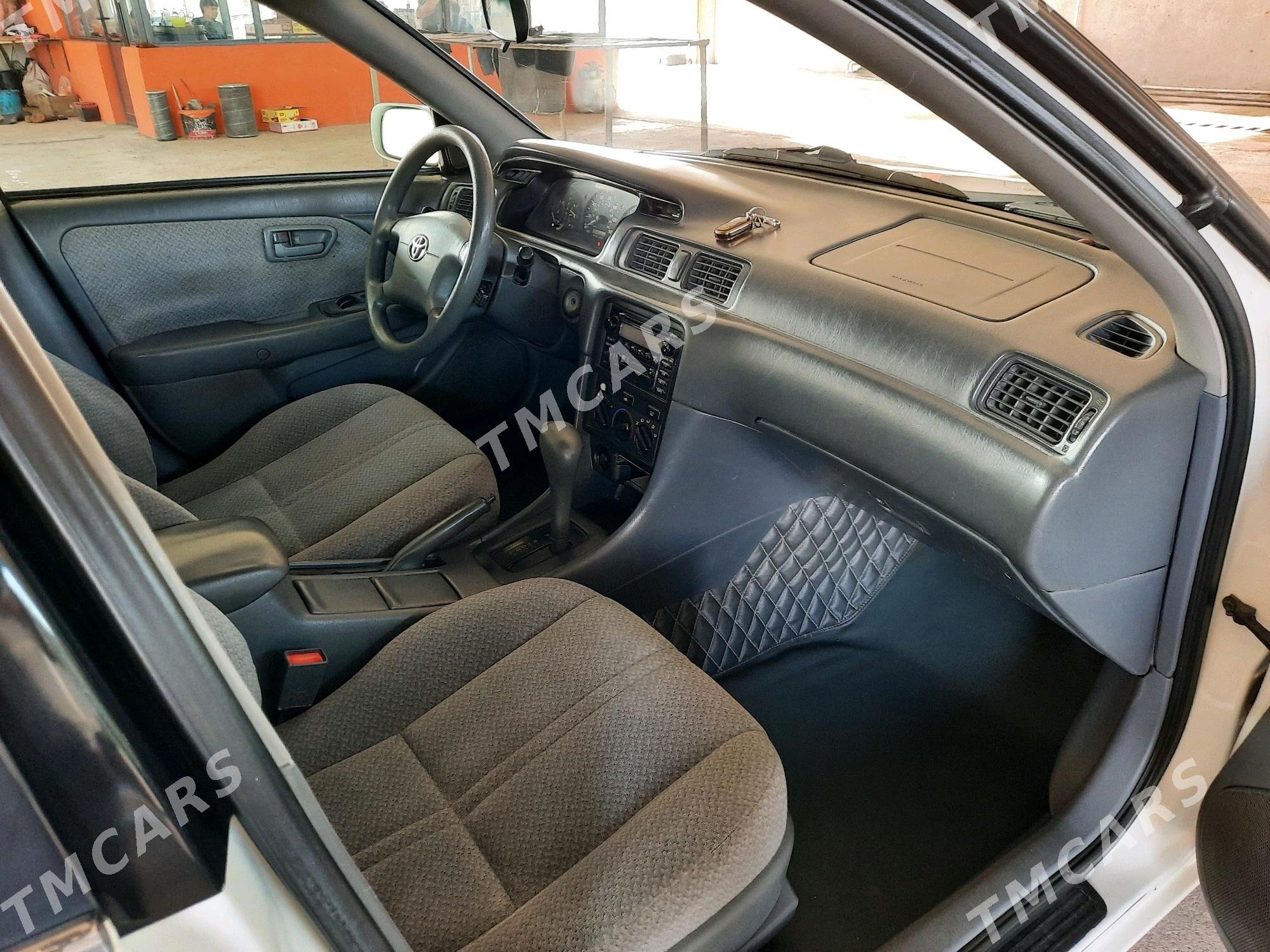 Toyota Camry 2001 - 138 000 TMT - Байрамали - img 6