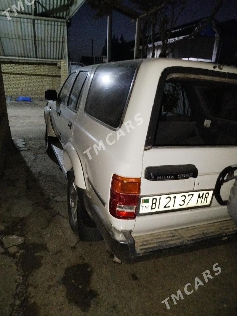 Toyota Hilux 1991 - 50 000 TMT - Сакарчага - img 4