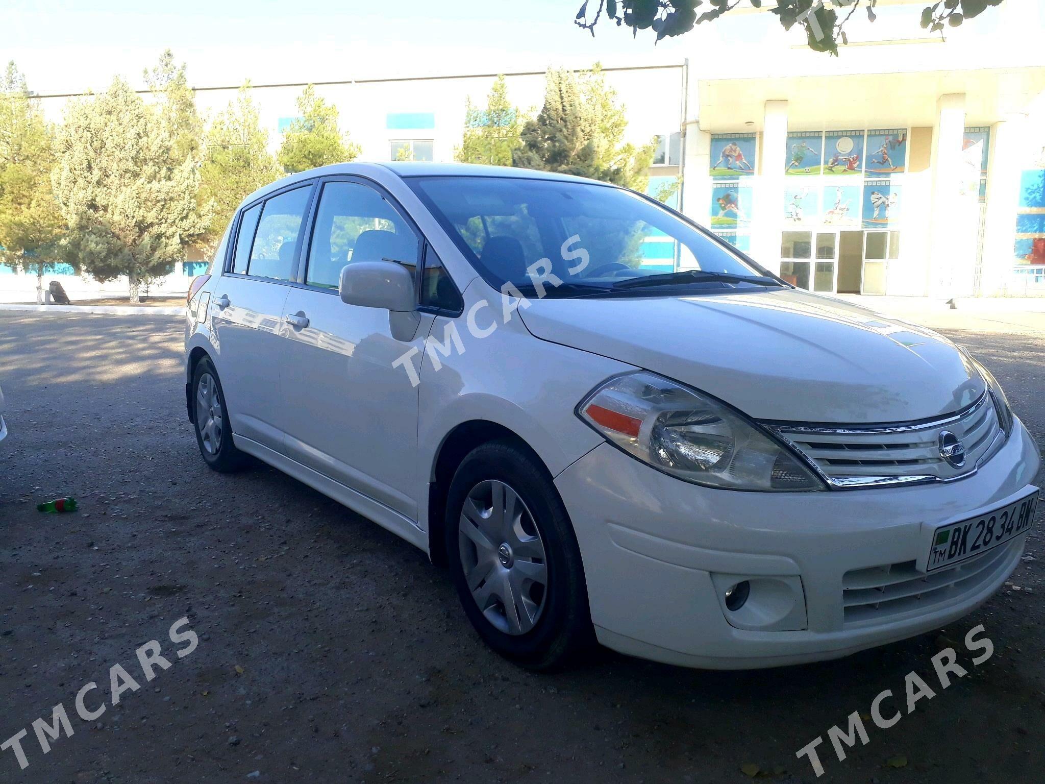 Nissan Versa 2010 - 120 000 TMT - Балканабат - img 3