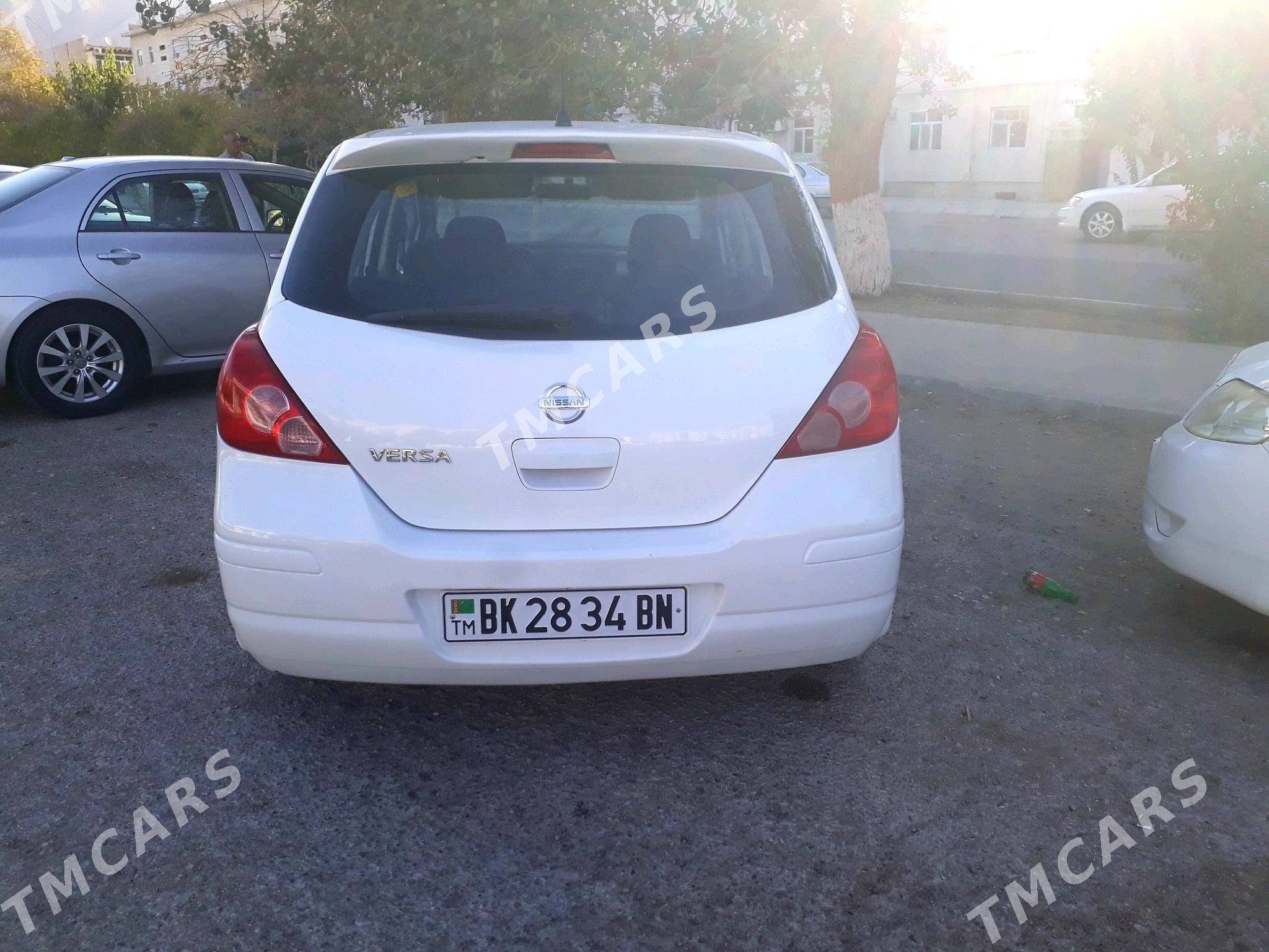 Nissan Versa 2010 - 120 000 TMT - Балканабат - img 4