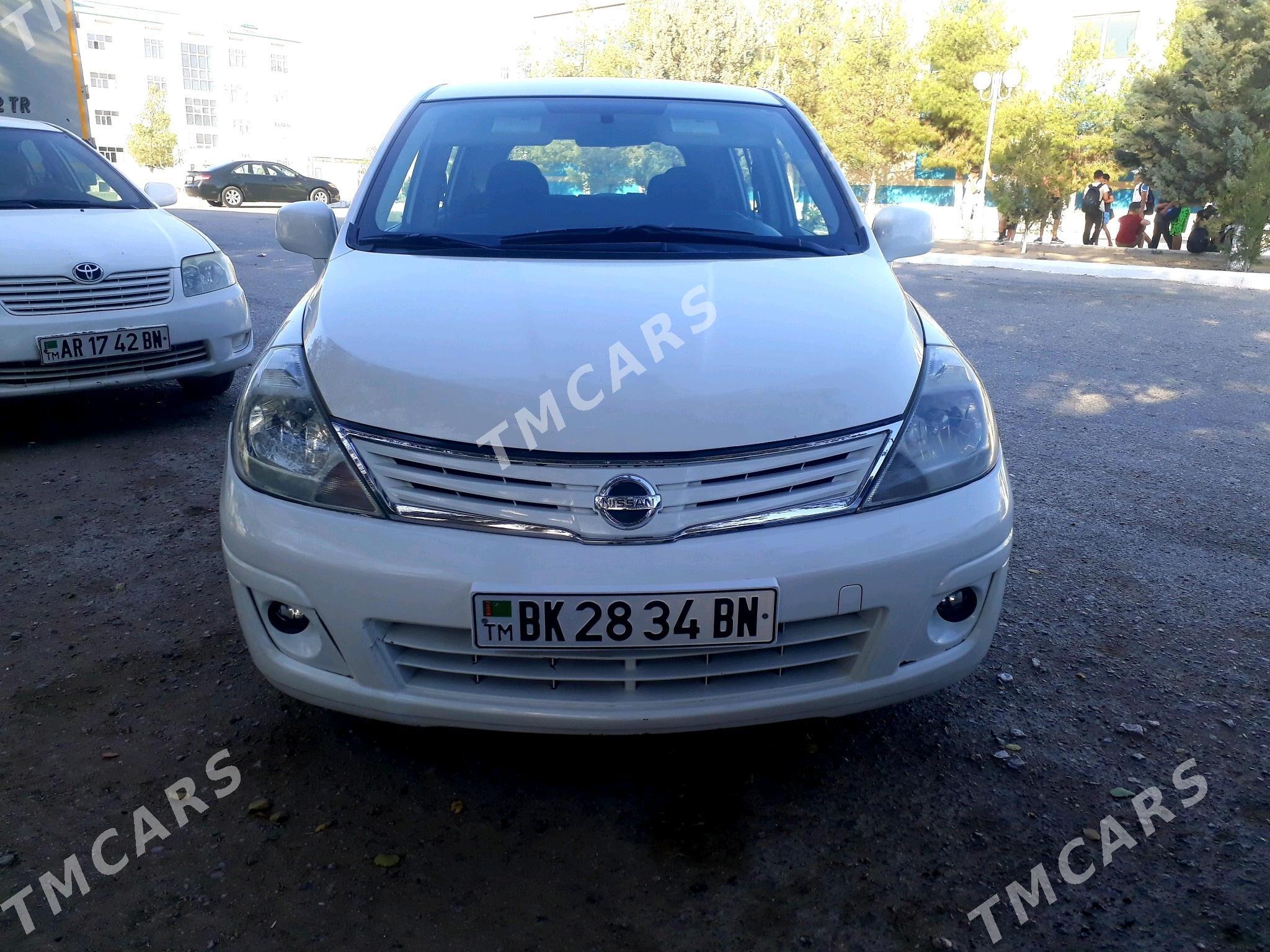 Nissan Versa 2010 - 120 000 TMT - Балканабат - img 5