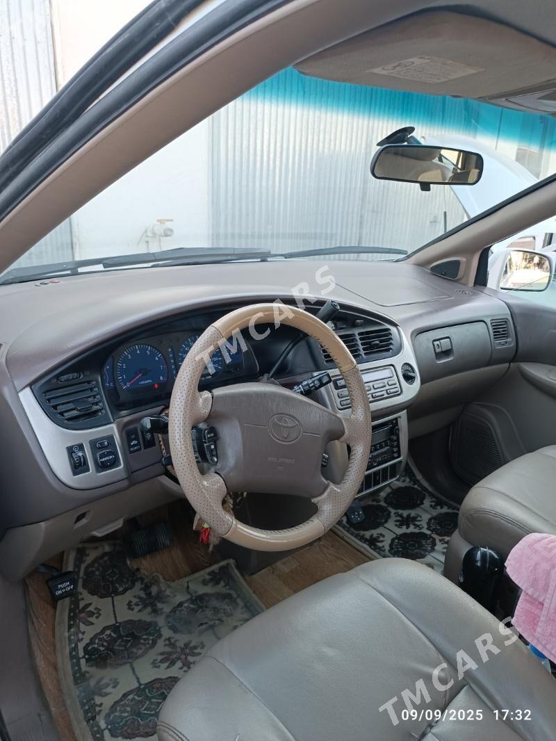 Toyota Sienna 2001 - 140 000 TMT - Теджен - img 4