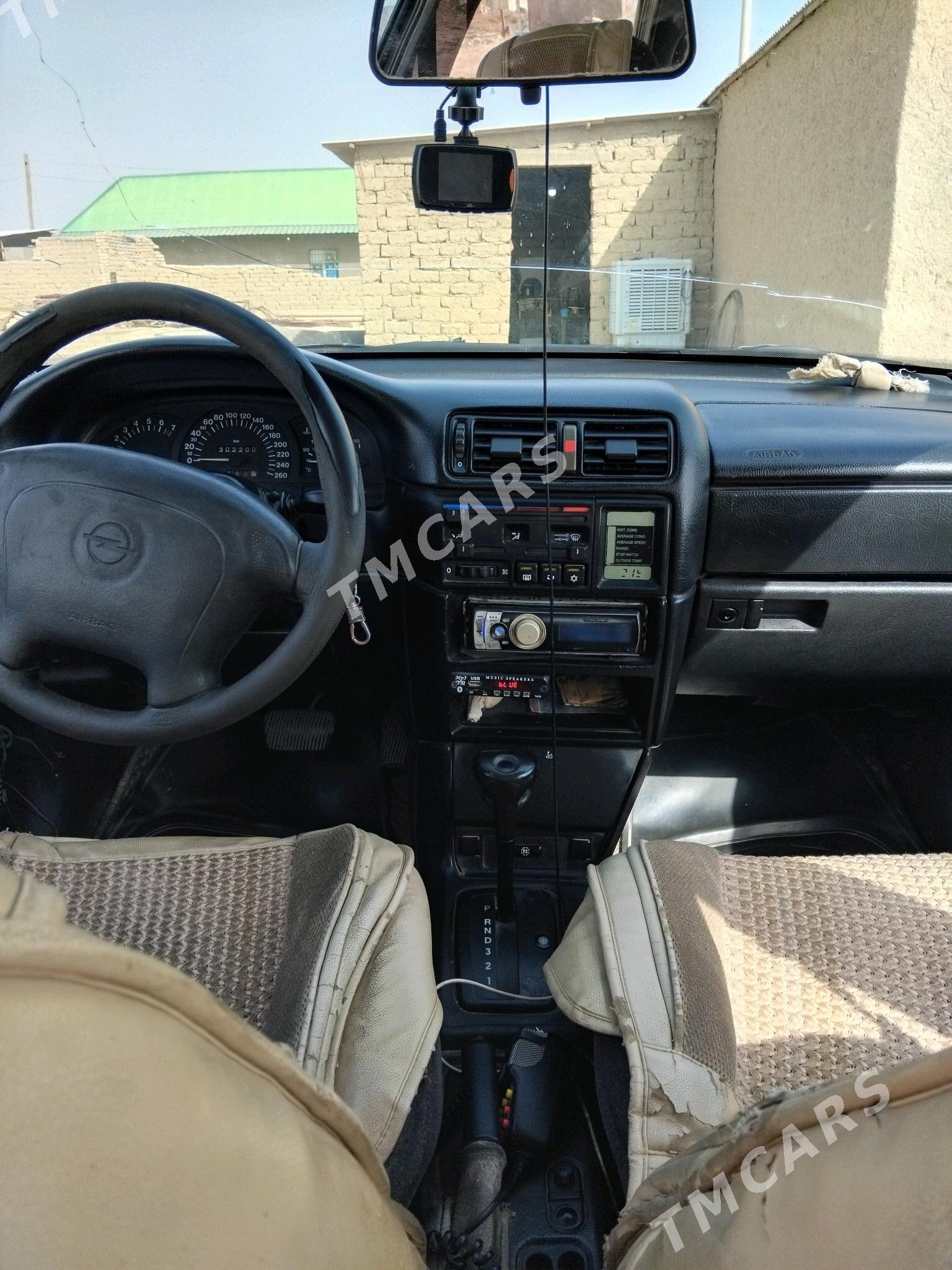 Opel Vectra 1995 - 50 000 TMT - Bäherden - img 3