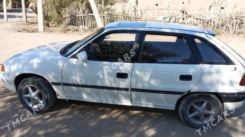 Opel Astra 1992 - 30 000 TMT - етр. Туркменбаши - img 2