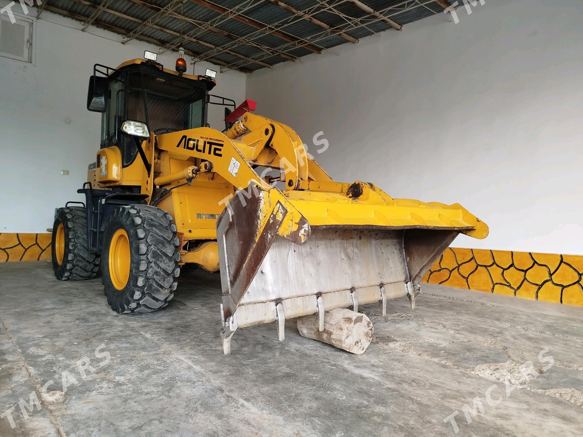 XCMG LW300F 2014 - 260 000 TMT - Чарджоу - img 5