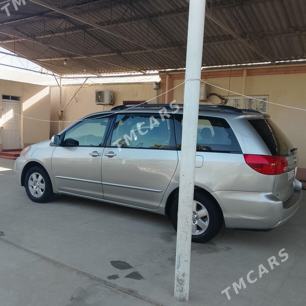 Toyota Sienna 2003 - 230 000 TMT - Bäherden - img 2