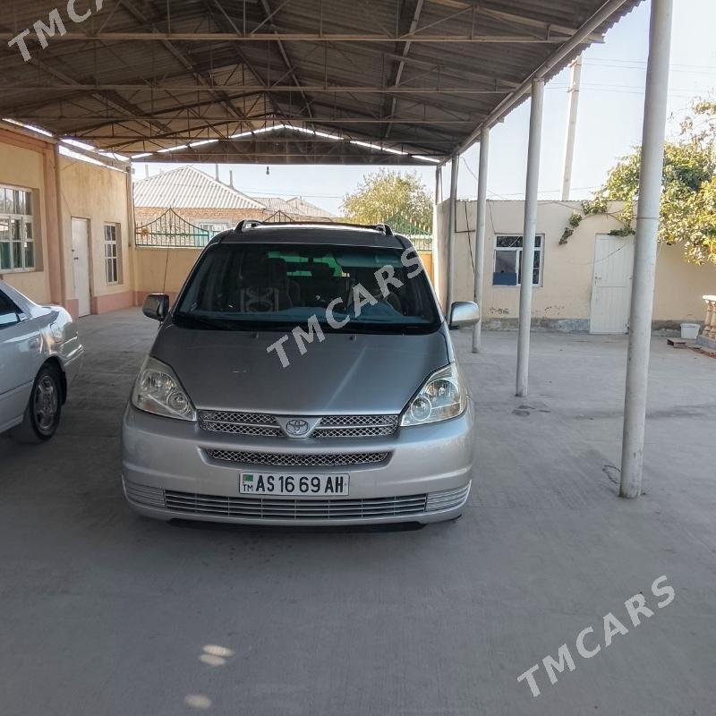 Toyota Sienna 2003 - 230 000 TMT - Bäherden - img 1