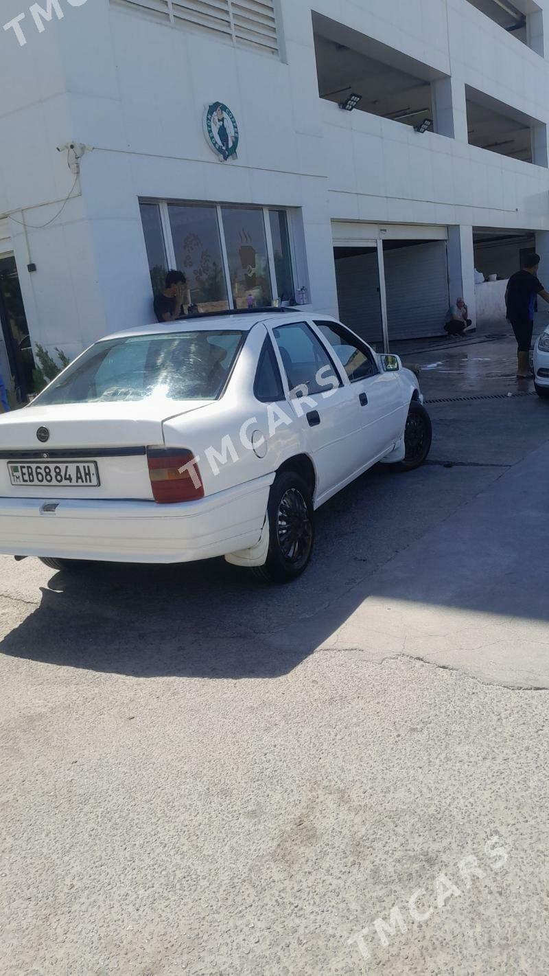 Opel Vectra 1992 - 30 000 TMT - Sarahs - img 4