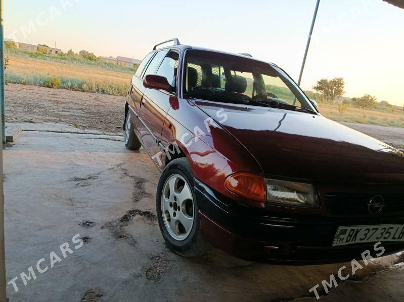 Opel Astra 1996 - 60 000 TMT - Сакар - img 5