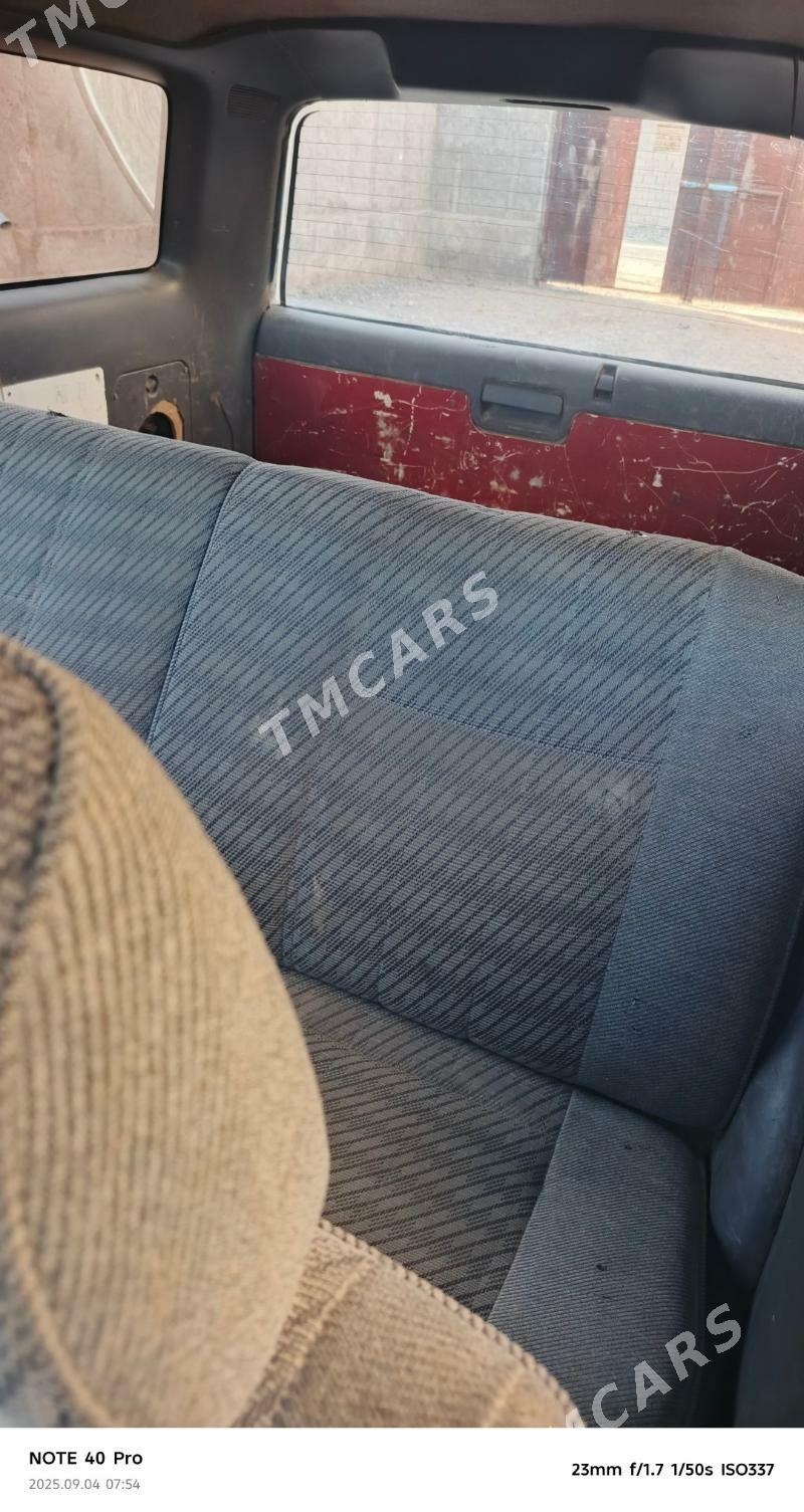Toyota 4Runner 1994 - 40 000 TMT - Sarahs - img 1