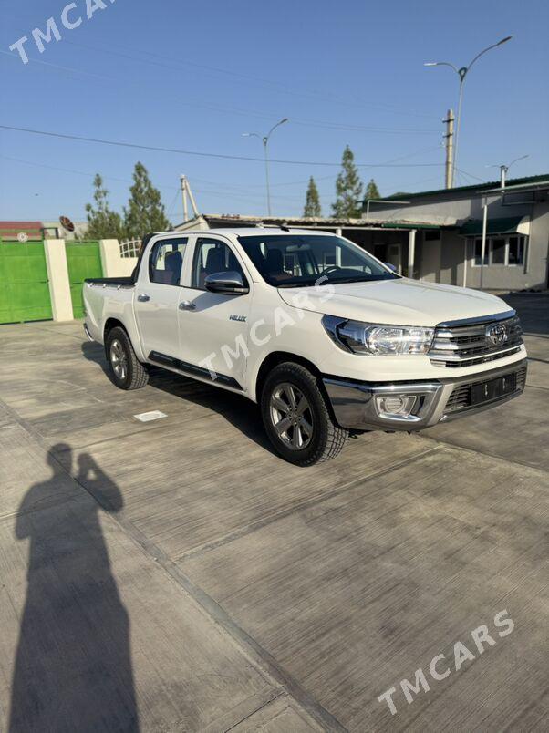 Toyota Hilux 2022 - 440 000 TMT - Ашхабад - img 4