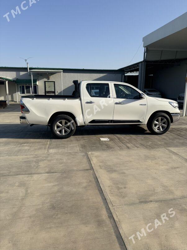 Toyota Hilux 2022 - 440 000 TMT - Ашхабад - img 7