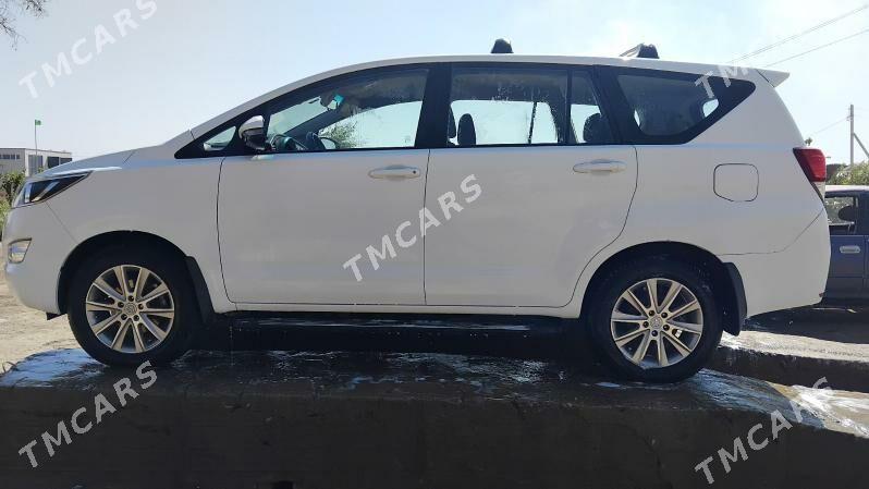 Toyota Innova 2021 - 260 000 TMT - Ходжамбаз - img 3