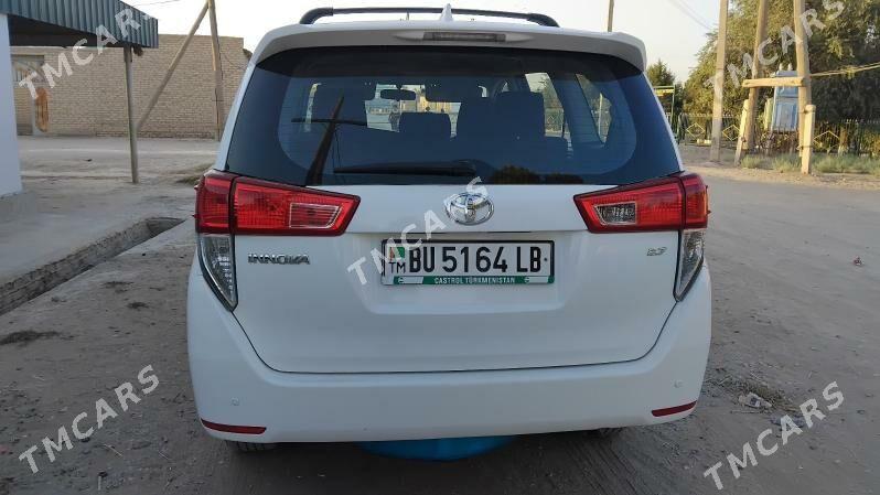 Toyota Innova 2021 - 260 000 TMT - Ходжамбаз - img 5