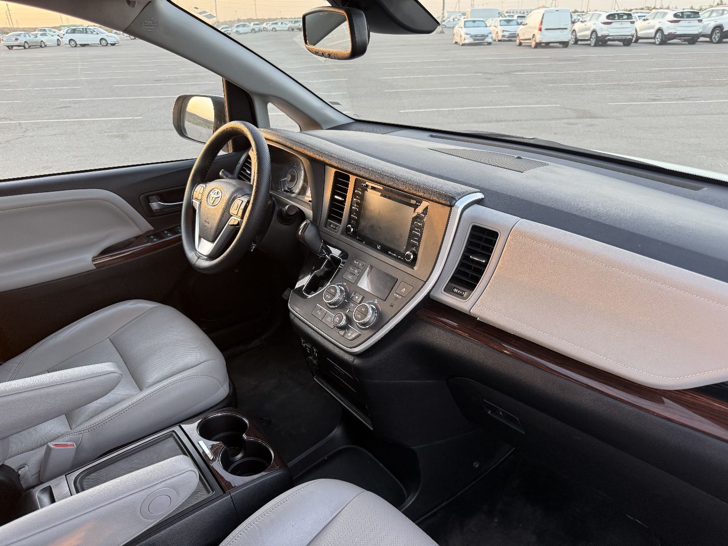 Toyota Sienna 2020 - 575 000 TMT - Ашхабад - img 8