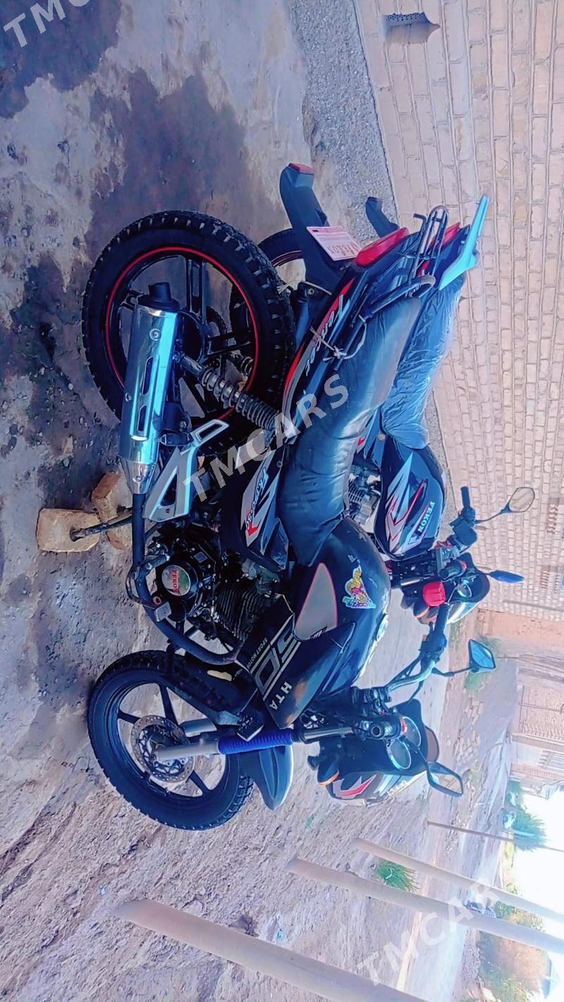 Fekon FK200-14G 2014 - 20 000 TMT - Дянев - img 2