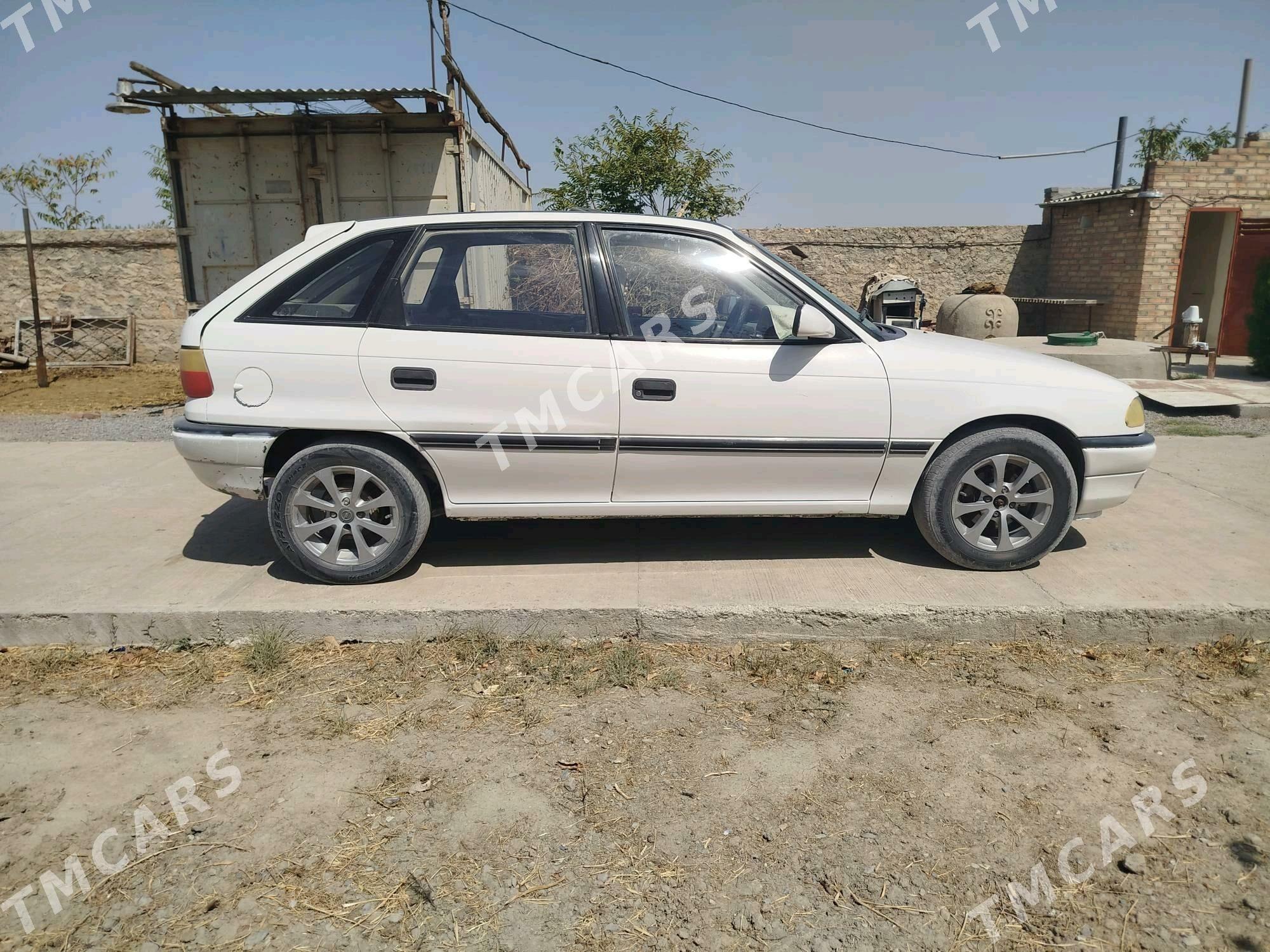 Opel Astra 1993 - 40 000 TMT - Бахарден - img 4