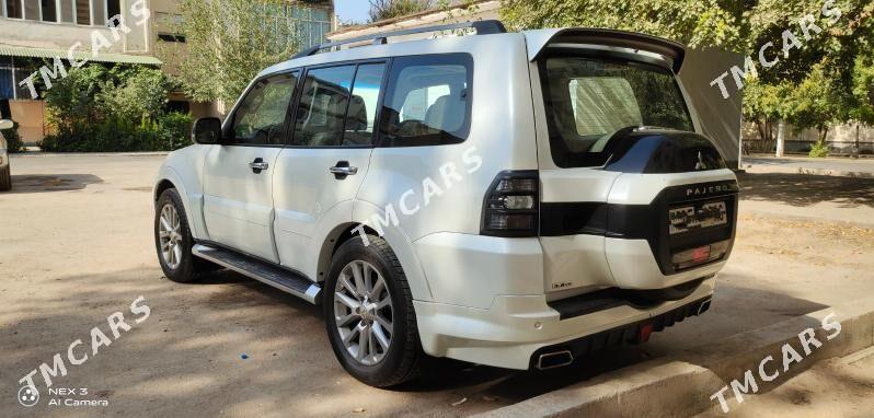Mitsubishi Pajero 2015 - 320 000 TMT - Ашхабад - img 2
