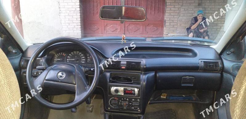 Opel Astra 1992 - 40 000 TMT - Гурбансолтан Едже - img 3