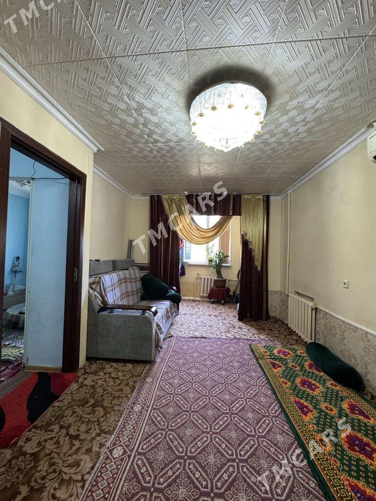 9 Mkr, panelka, gostinka 40m² - 9 мкр - img 5