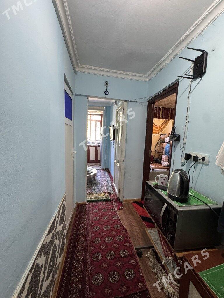 9 Mkr, panelka, gostinka 40m² - 9 мкр - img 2