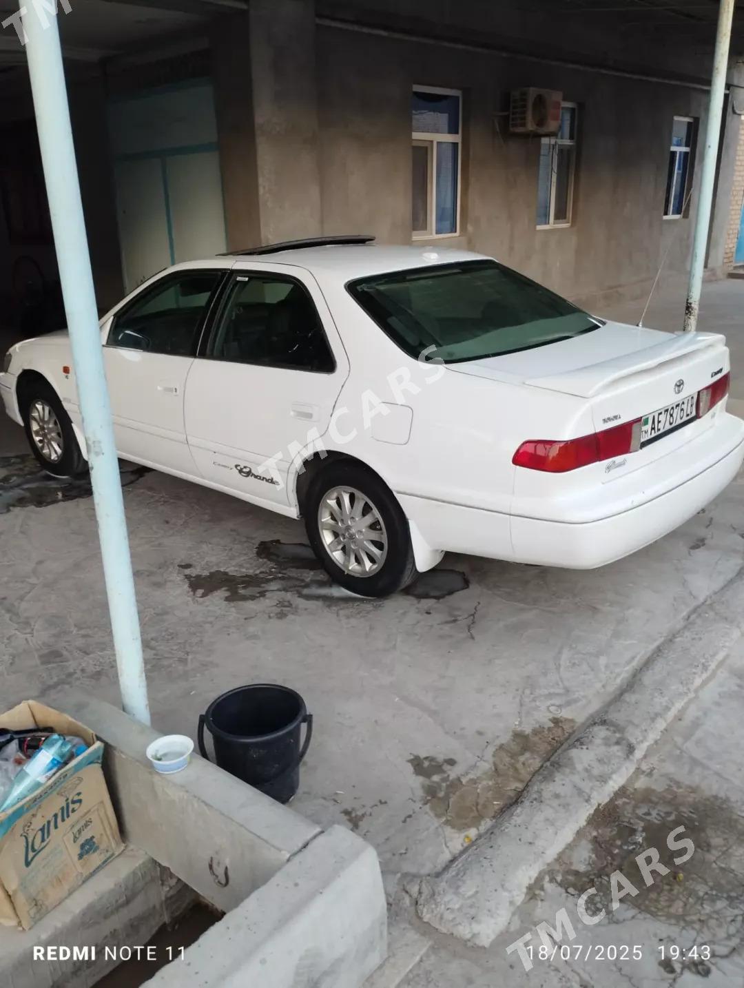 Toyota Camry 2000 - 135 000 TMT - Saýat - img 3
