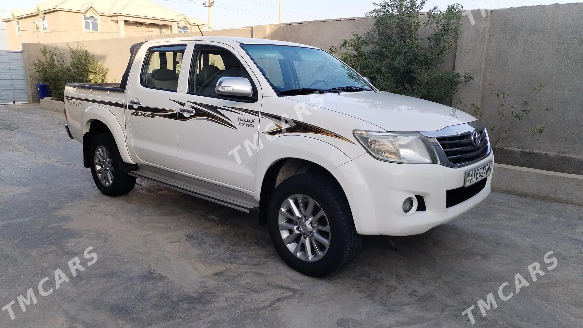 Toyota Hilux 2014 - 360 000 TMT - Хазар - img 5