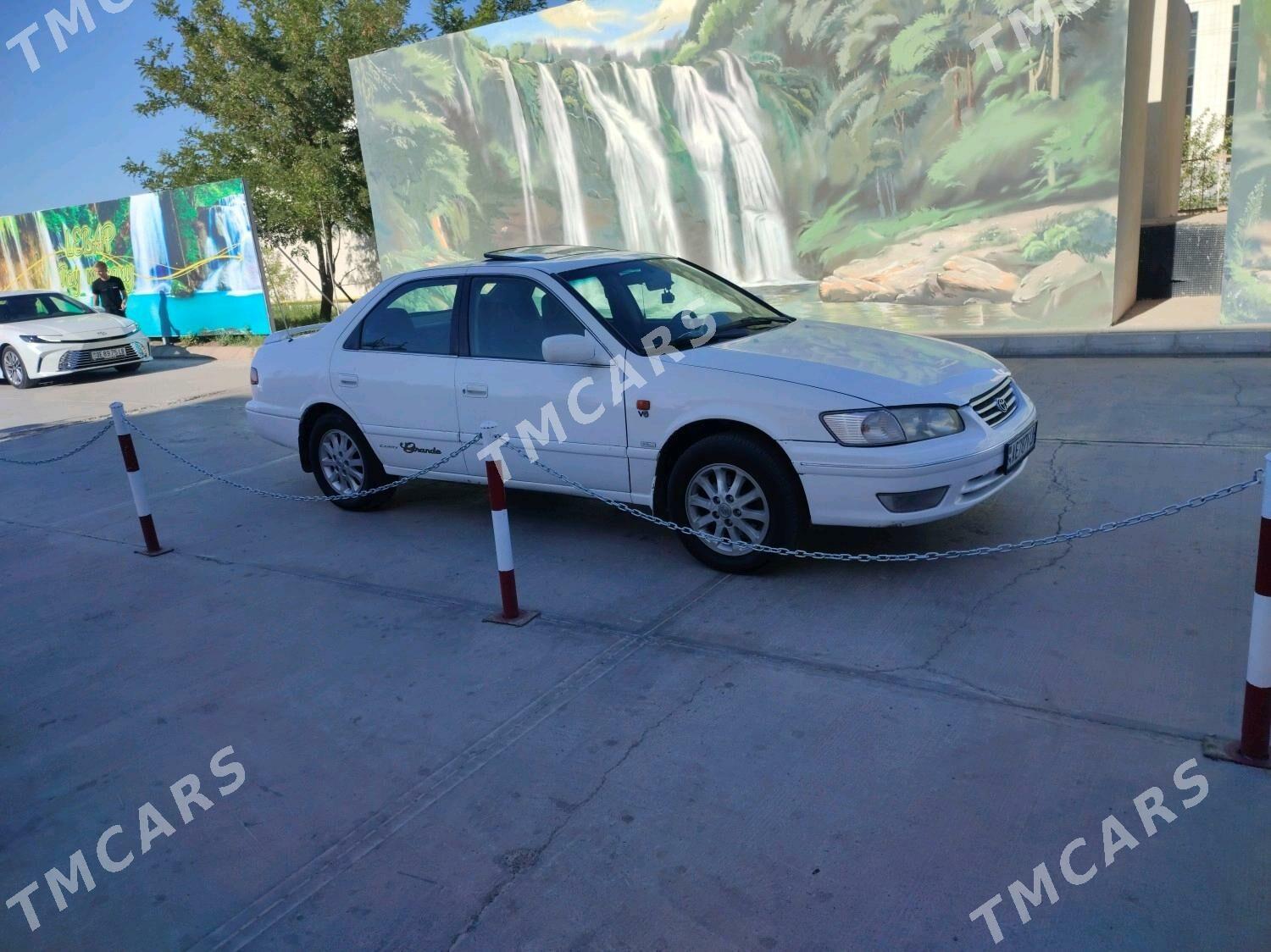 Toyota Camry 2000 - 135 000 TMT - Saýat - img 5