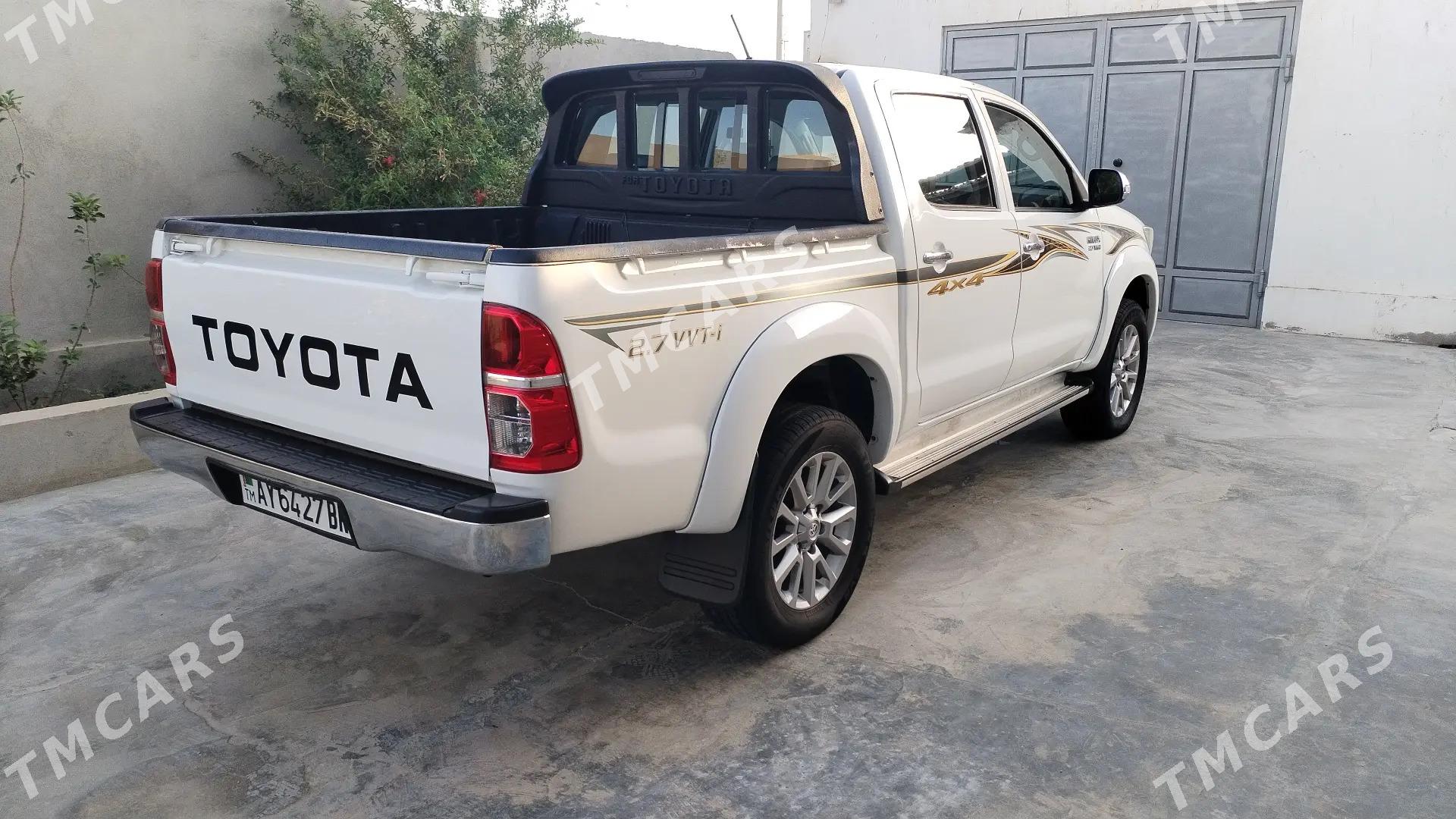 Toyota Hilux 2014 - 360 000 TMT - Хазар - img 6