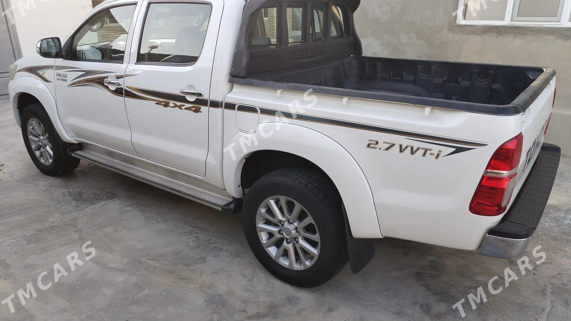 Toyota Hilux 2014 - 360 000 TMT - Хазар - img 4