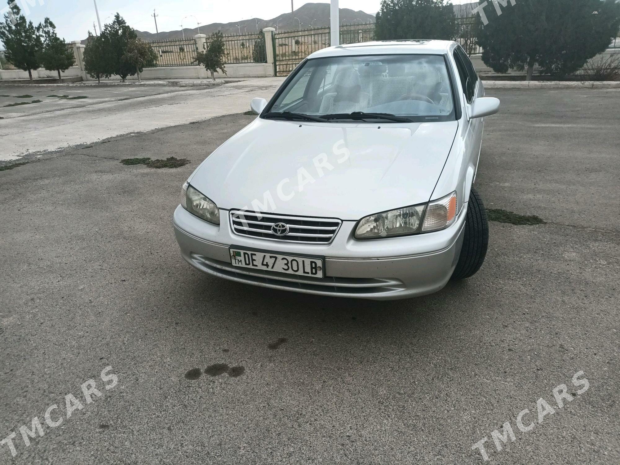 Toyota Camry 2001 - 150 000 TMT - Койтендаг - img 4