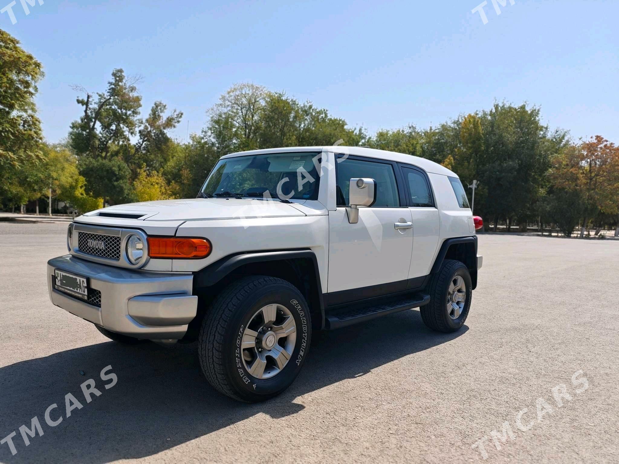 Toyota FJ Cruiser 2007 - 500 000 TMT - Ашхабад - img 2