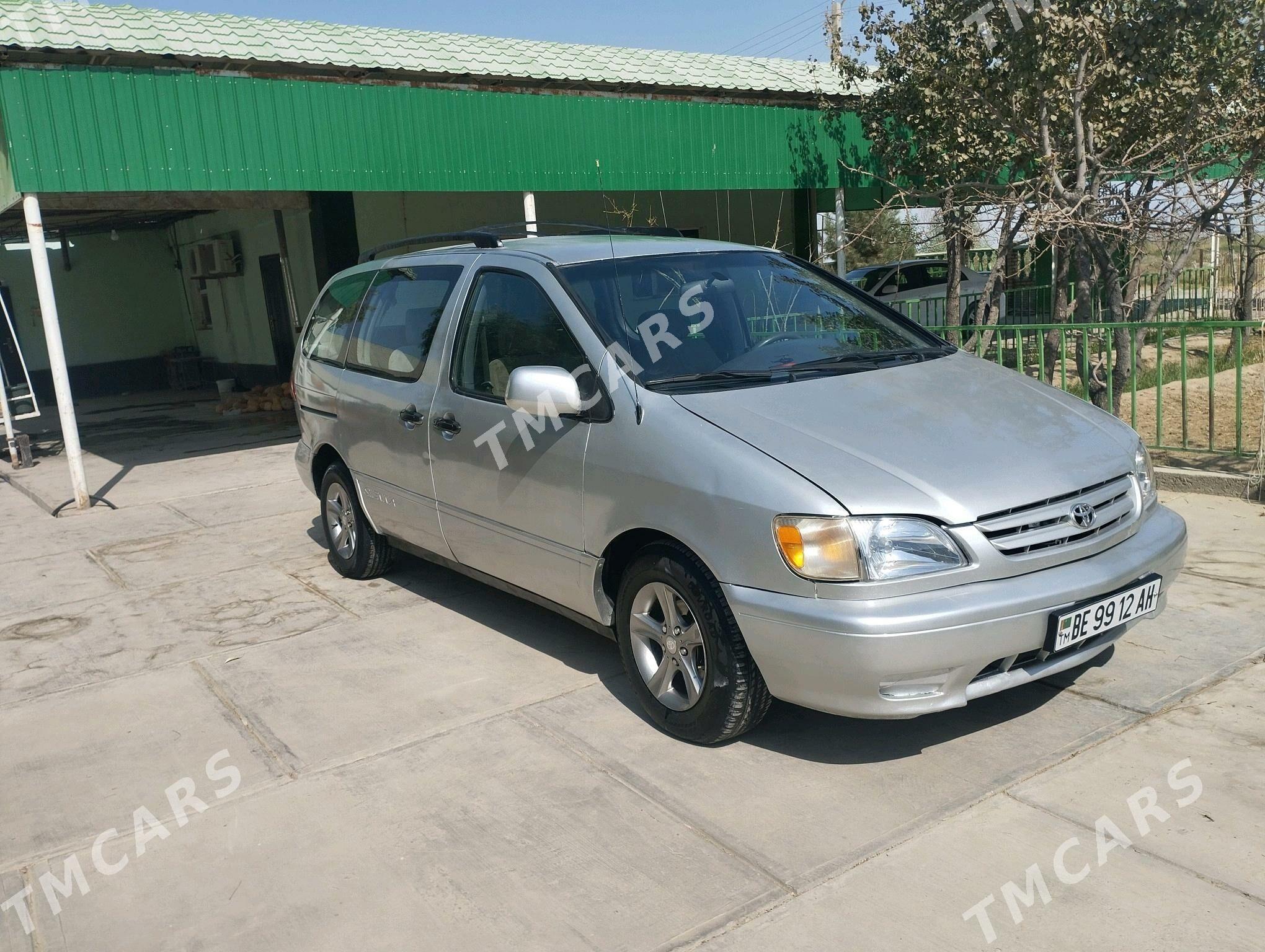 Toyota Sienna 2003 - 150 000 TMT - Бахарден - img 7
