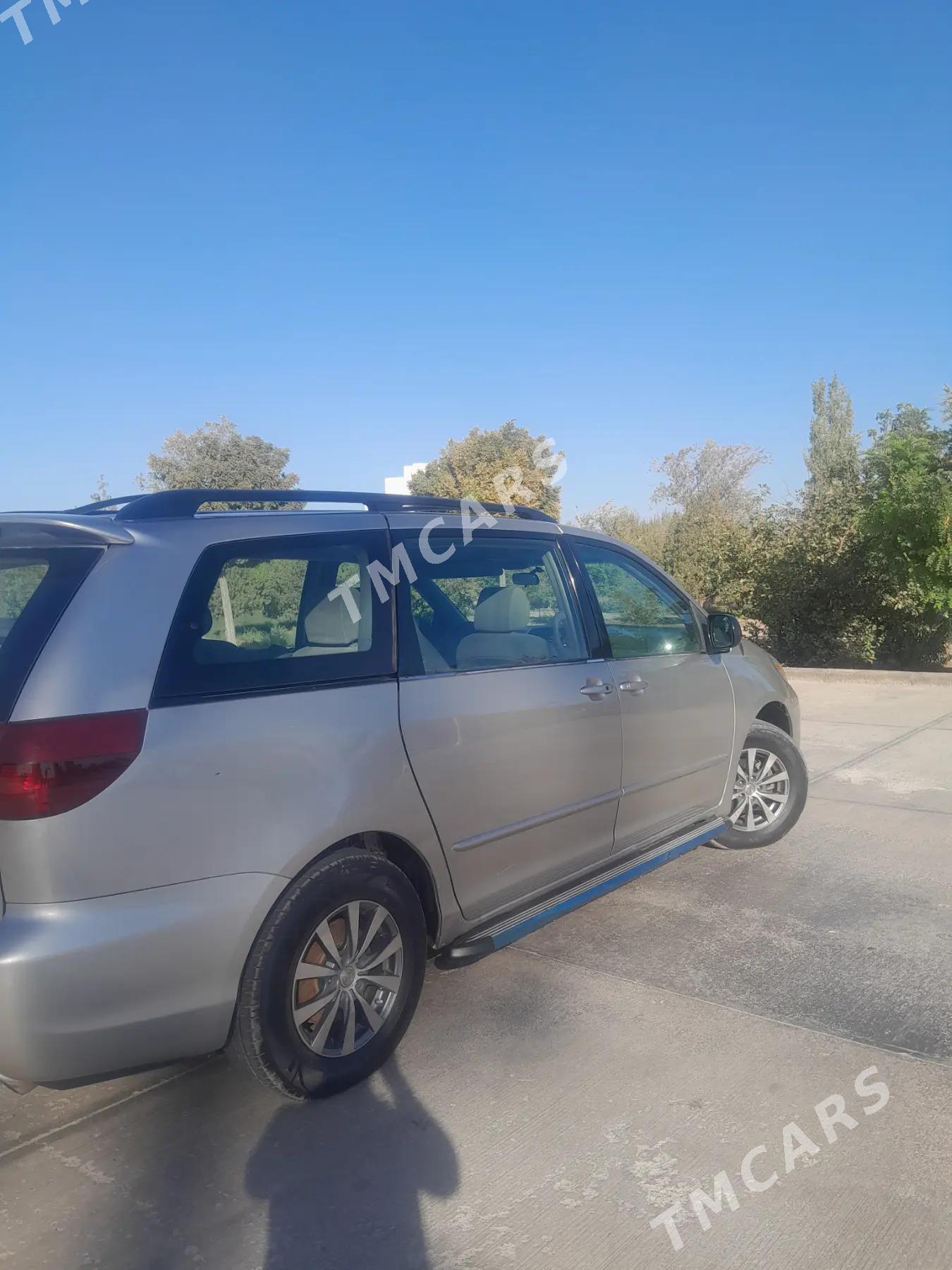 Toyota Sienna 2005 - 240 000 TMT - Daşoguz - img 4