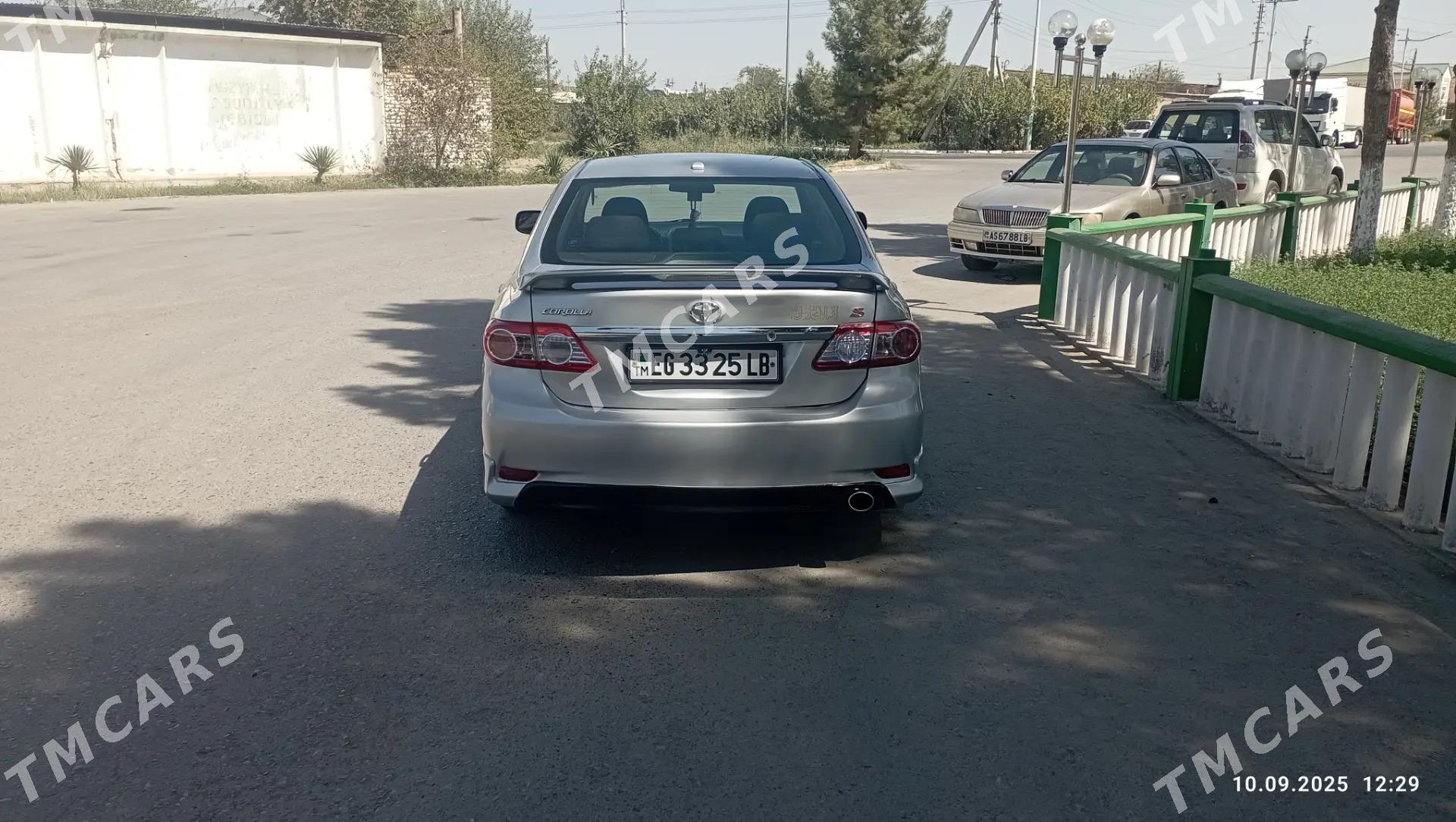 Toyota Corolla 2011 - 150 000 TMT - Türkmenabat - img 4