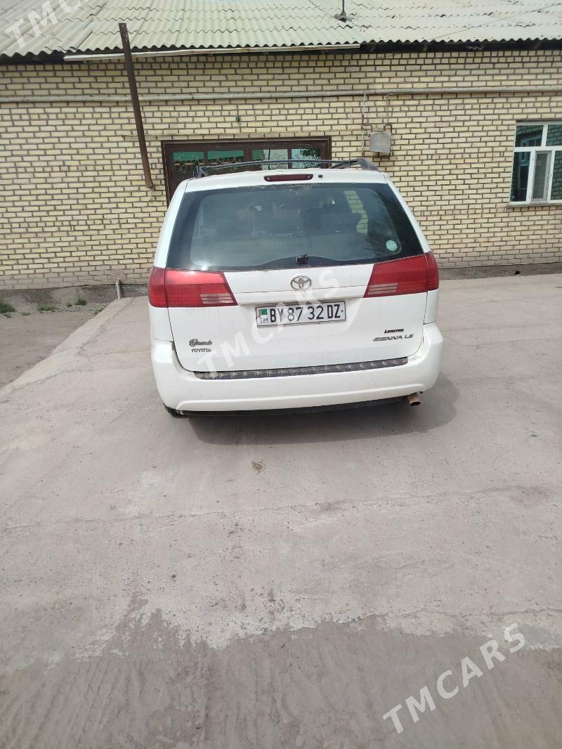 Toyota Sienna 2004 - 180 000 TMT - Кёнеургенч - img 4