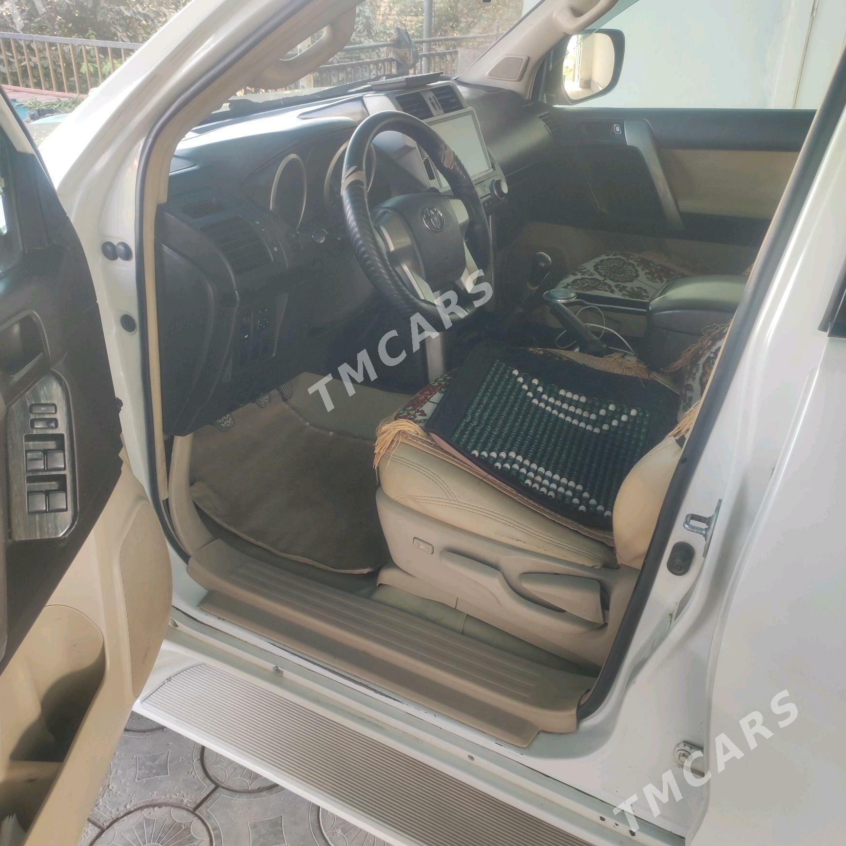 Toyota Land Cruiser Prado 2010 - 390 000 TMT - Керки - img 2