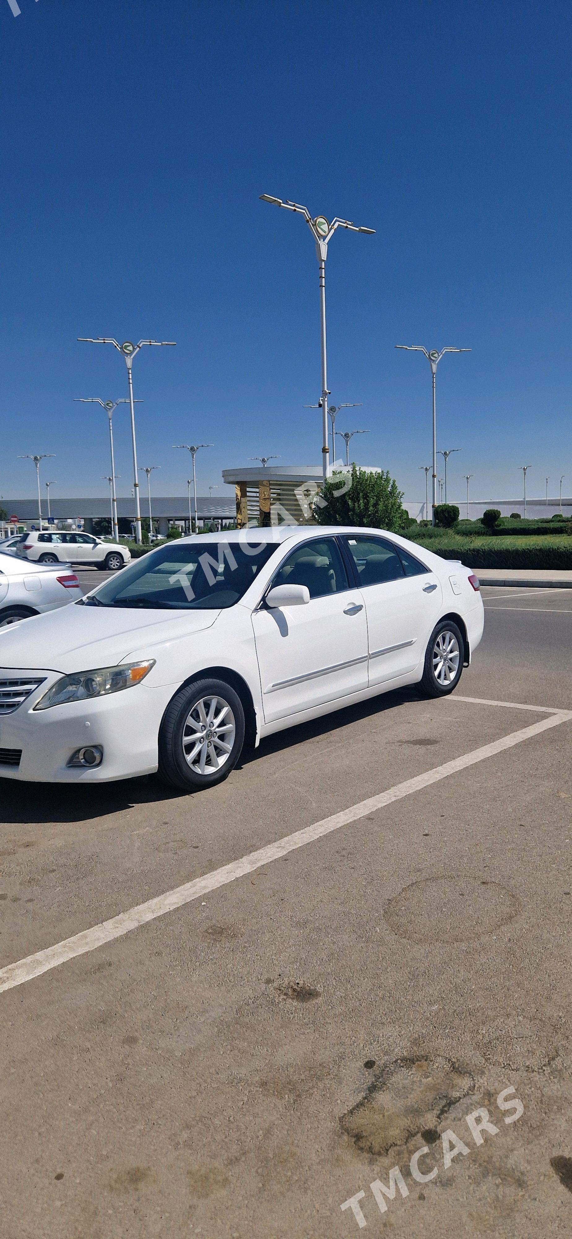 Toyota Camry 2010 - 185 000 TMT - Теджен - img 3