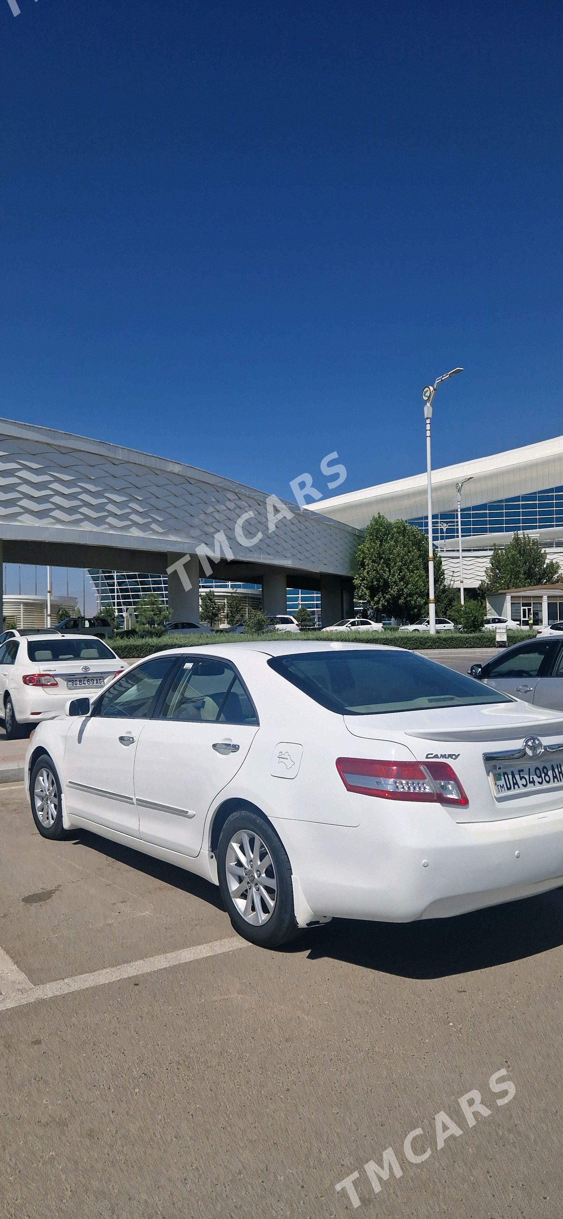 Toyota Camry 2010 - 185 000 TMT - Теджен - img 4