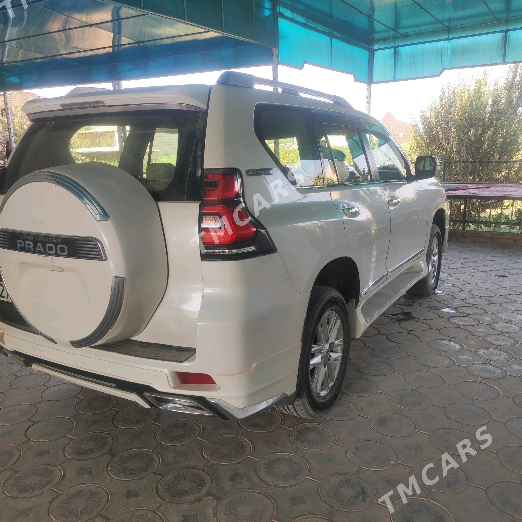 Toyota Land Cruiser Prado 2010 - 390 000 TMT - Керки - img 5