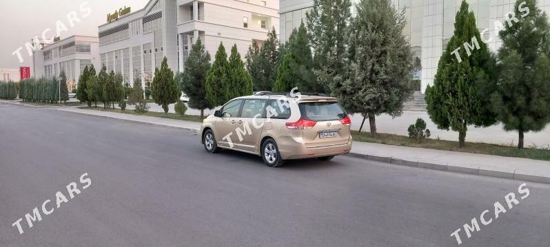 Toyota Sienna 2010 - 270 000 TMT - Aşgabat - img 7