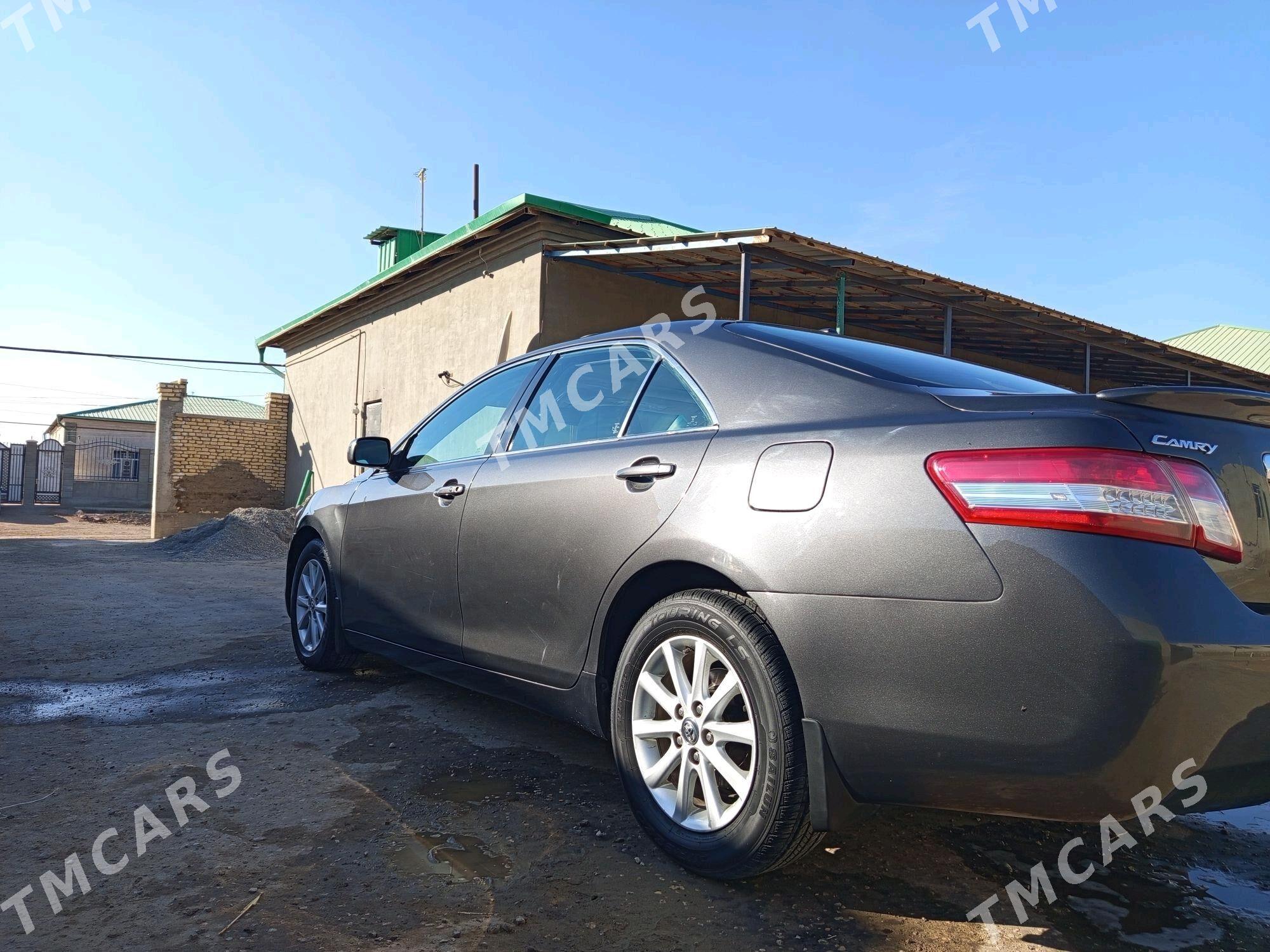 Toyota Camry 2010 - 210 000 TMT - Дашогуз - img 3